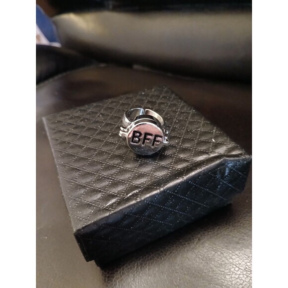 BFF Silver Rectangle Ring Size 8 Opens Secret Compartment Poison Ring - Picture 5 of 10
